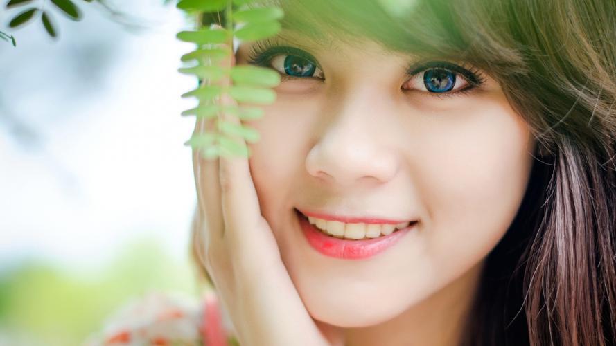 湖北首趟“中吉乌”铁公多式联运国际班列开行